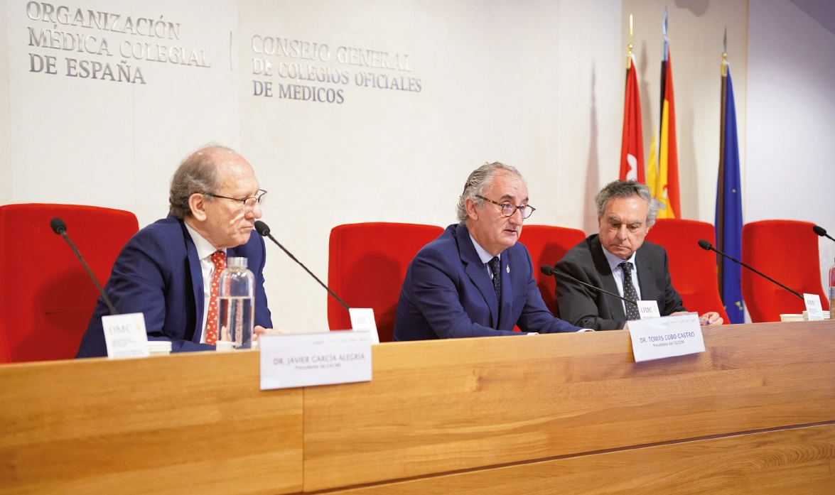 El Consejo General de Colegios Oficiales de Médicos 
								y las sociedades científicas presentan soluciones a la crisis del sistema sanitario en el informe “Los Retos del SNS en la próxima Legislatura”