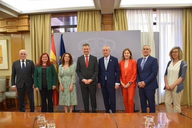 comision_permanente_cgcom_con_ministro_minones