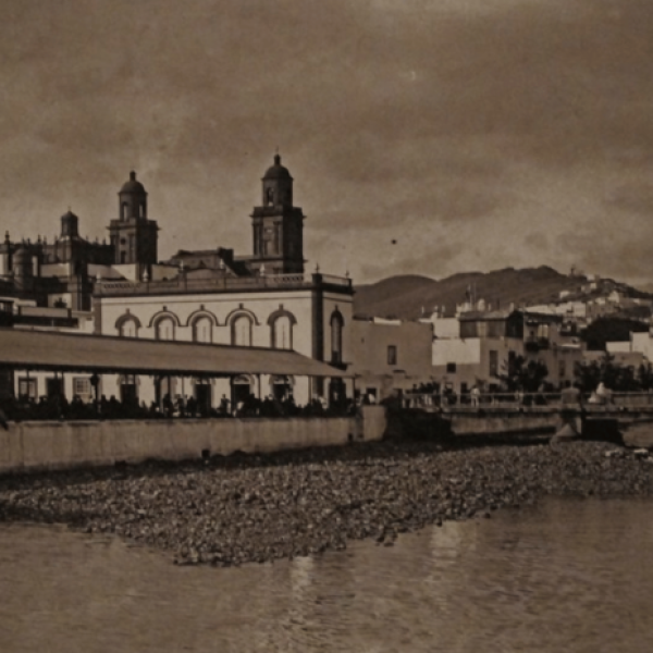 mercado_junto_al_barranco_de_guiniguada_1893._el_coleccionista_de_instantes_fotografia_video