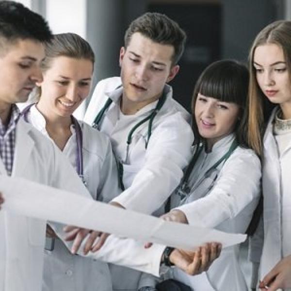 medicos_jovenes