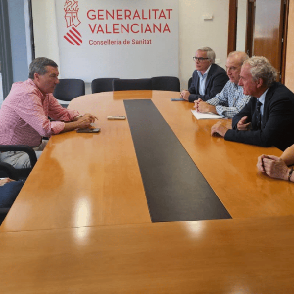 La OMC presenta el Certificado Médico de Defunción Electrónico al conseller de Sanidad de la Comunidad Valenciana
